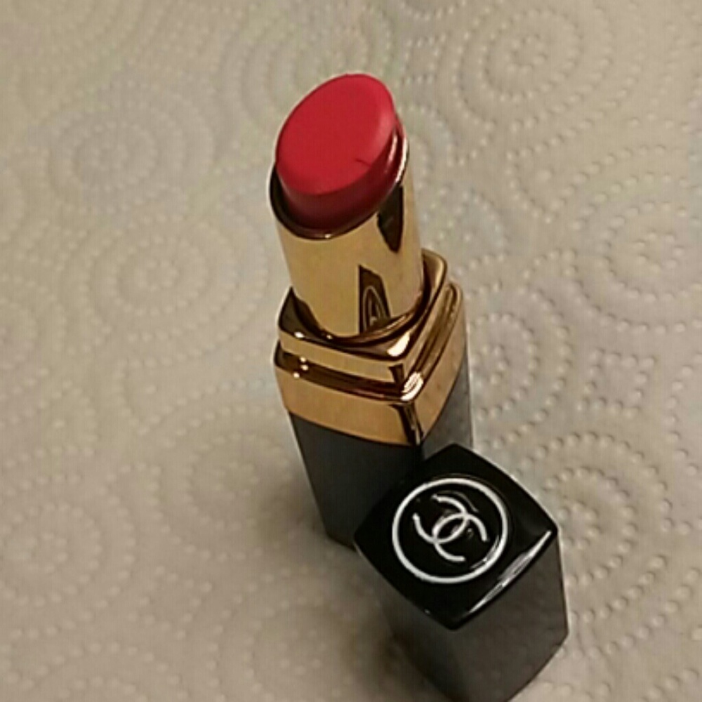 Chanel Rouge Coco Shine in Boheme